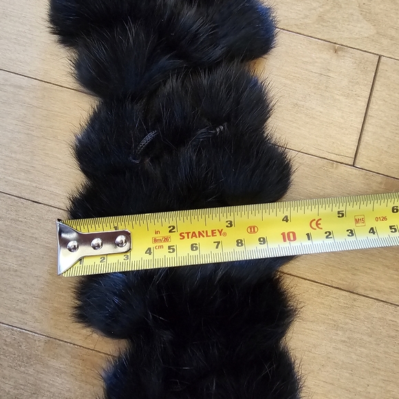 Stunning Rabbit Fur Scarf - Picture 4 of 4